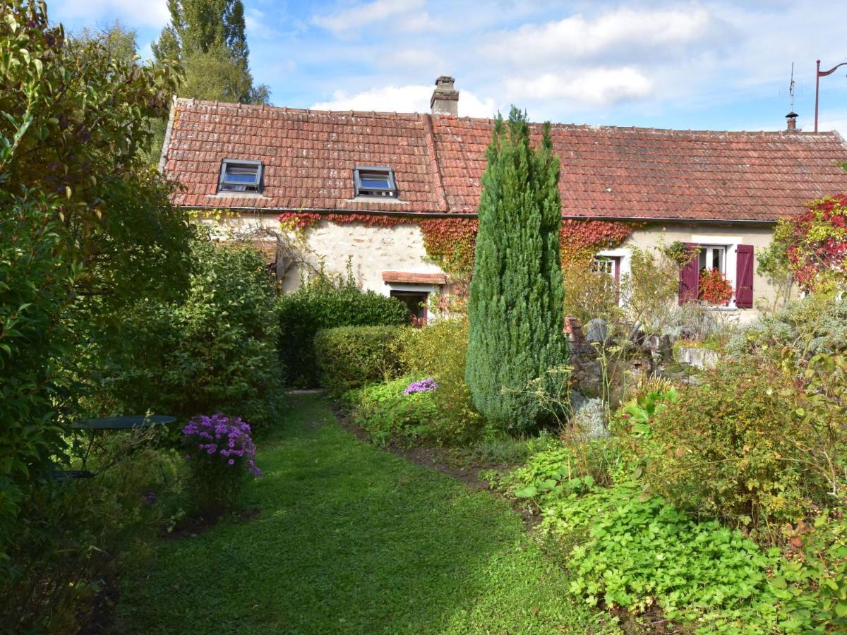 Charming Holiday Home Mezy-Moulins Exterior foto